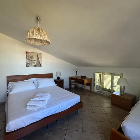 Casetta A Cavarretta * SantʼAgata di Militello